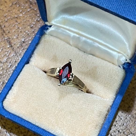 Vintage 14k Yellow Gold Garnet Dinner Ring Estate Jewelry Handmade Retro Chic - Picture 3 of 12